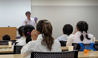 kidsscience202508-05.jpg